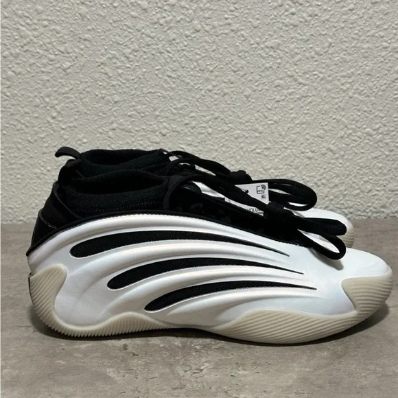 adidas Men’s Size 7 HARDEN VOLUME 9 Basketball Shoes White/Black JR2504 NEW - Picture 2 of 8